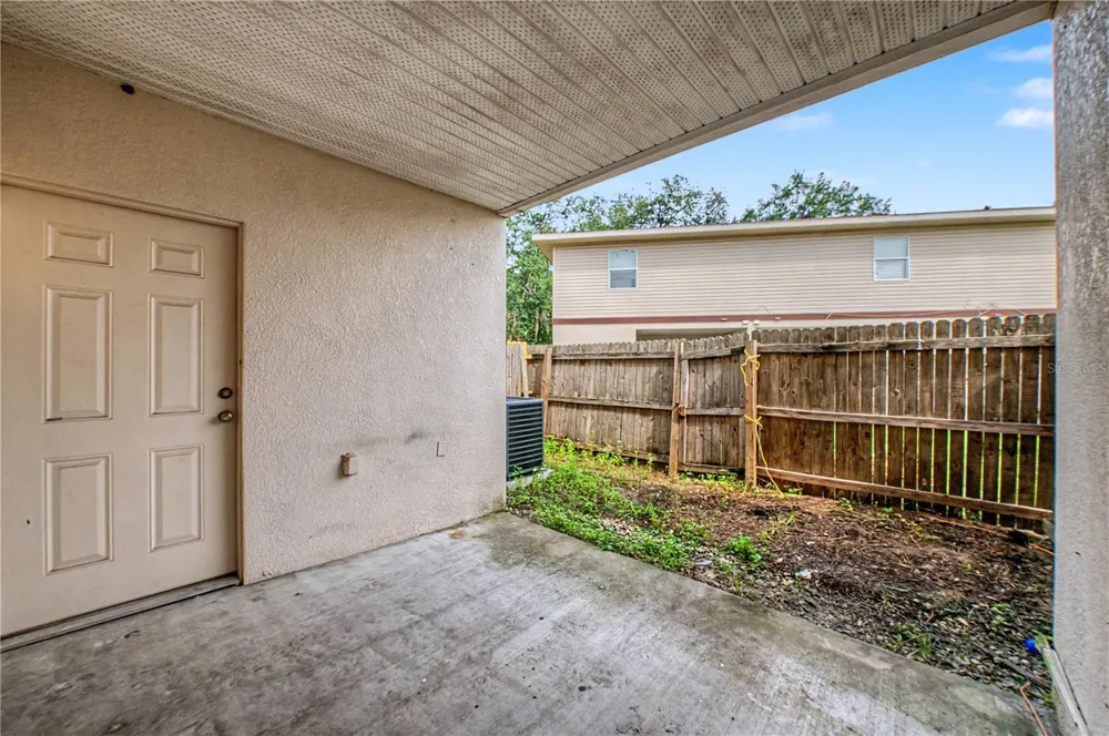 2106 PINE CHACE COURT Tampa, FL 33613