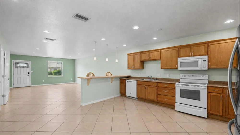 2106 PINE CHACE COURT Tampa, FL 33613