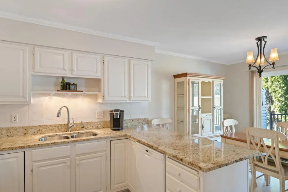 6140 Creek View Trail Minnetonka, MN 55345