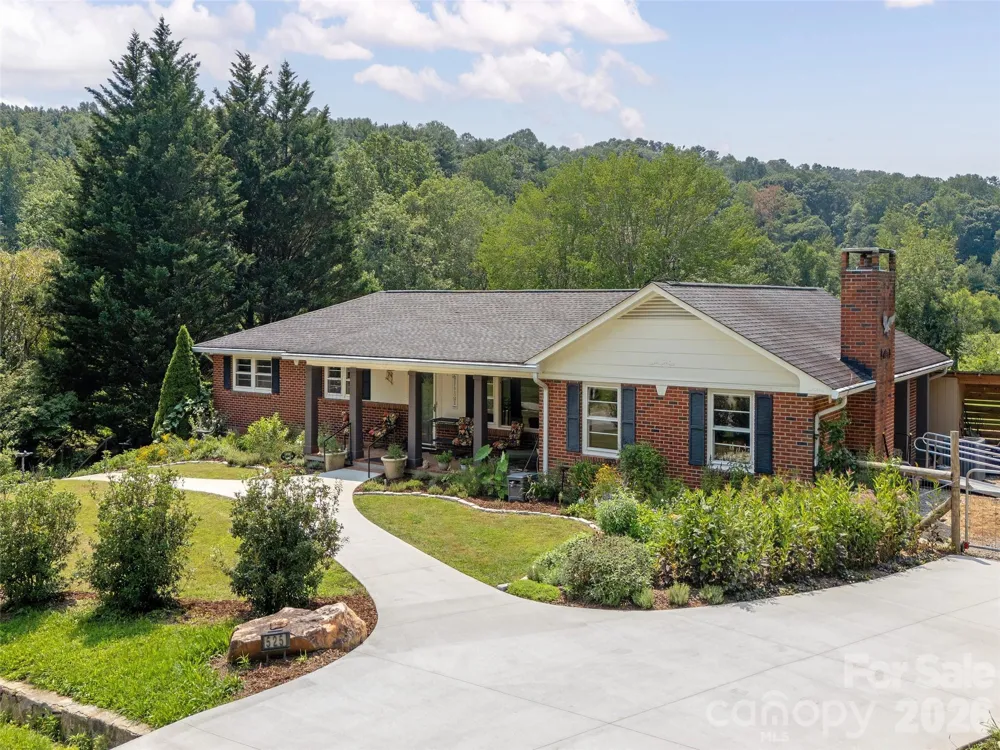 525 Carson Drive Hendersonville, NC 28791