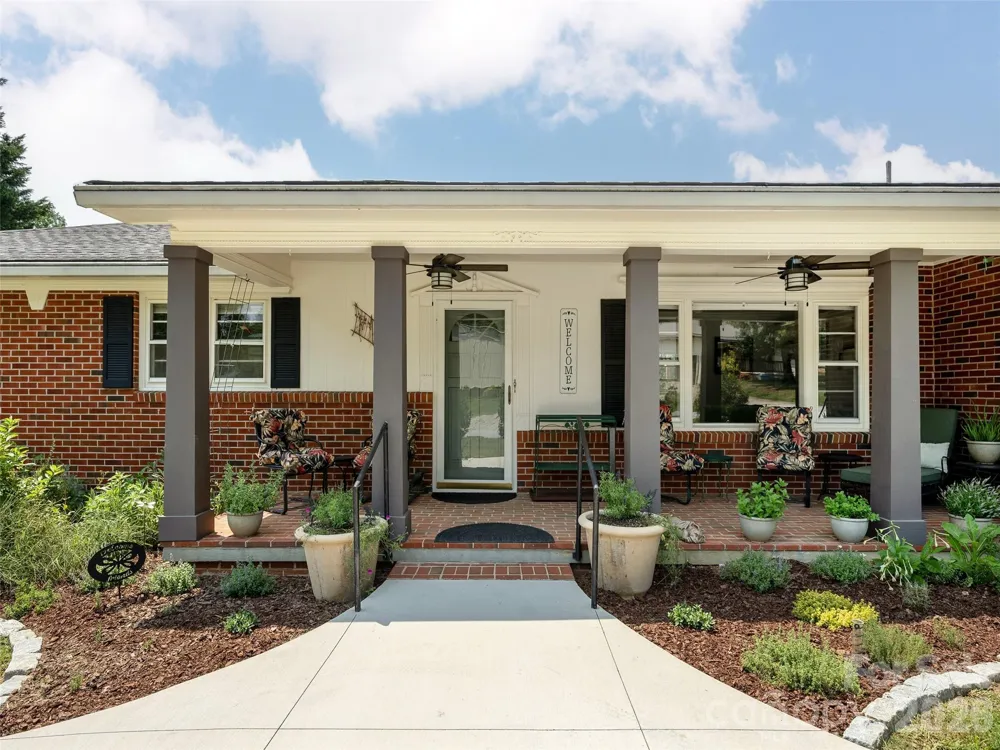 525 Carson Drive Hendersonville, NC 28791