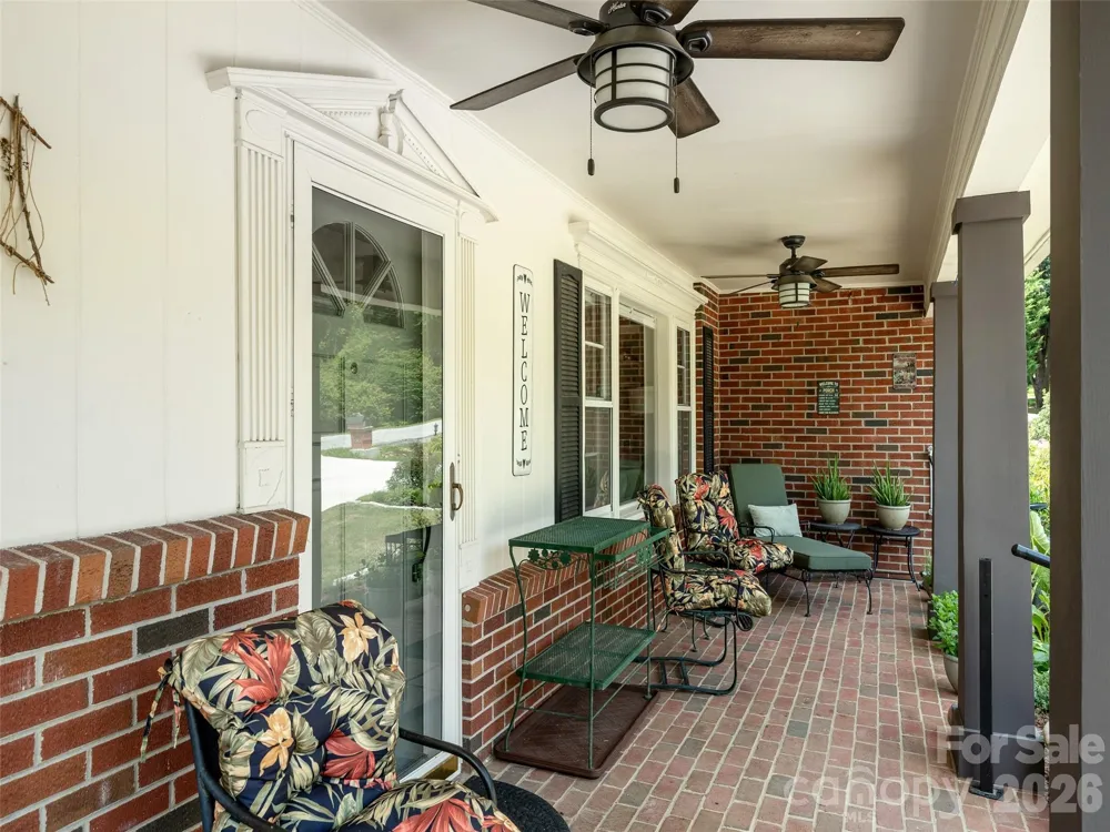 525 Carson Drive Hendersonville, NC 28791