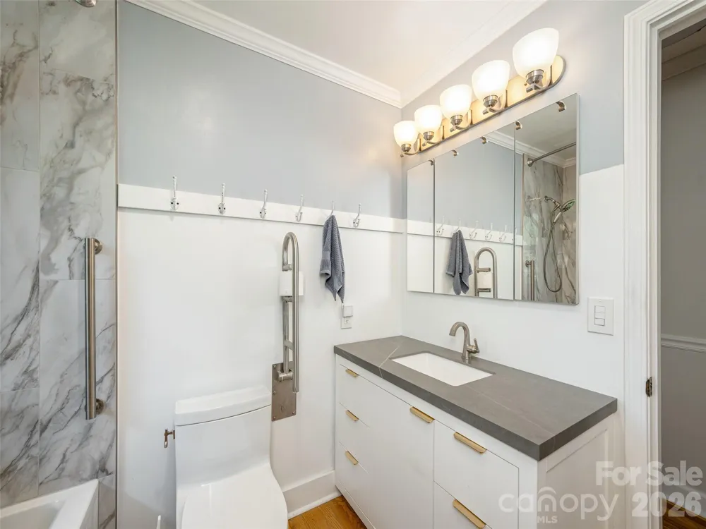 525 Carson Drive Hendersonville, NC 28791