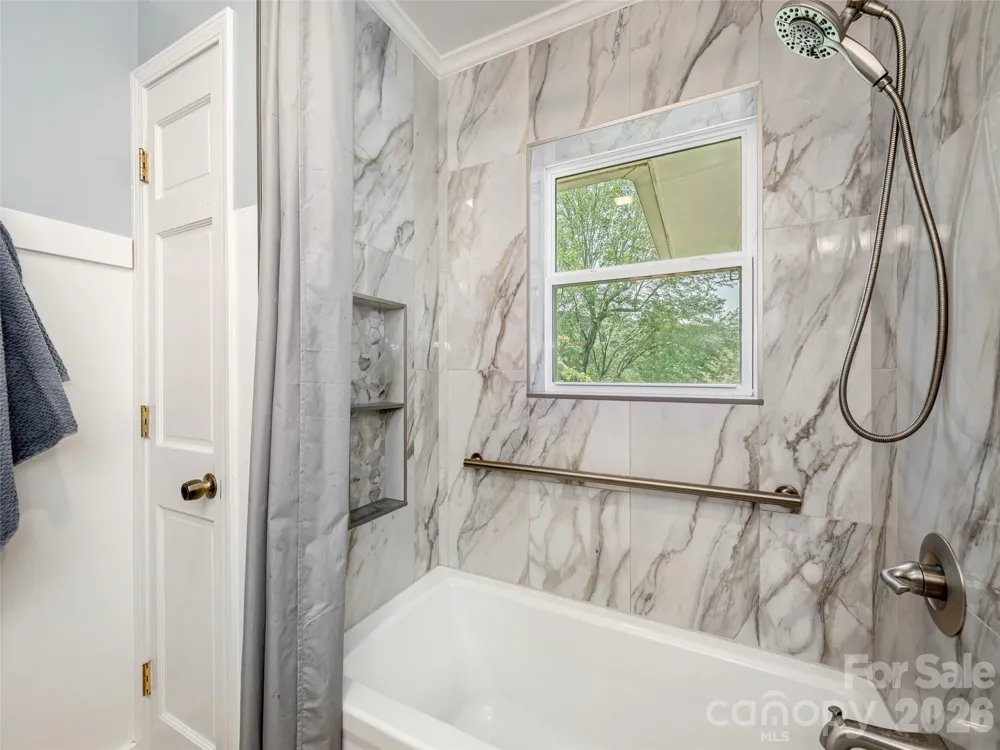 525 Carson Drive Hendersonville, NC 28791