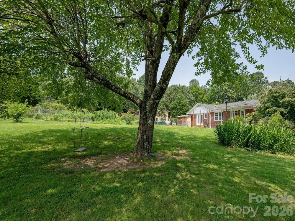 525 Carson Drive Hendersonville, NC 28791