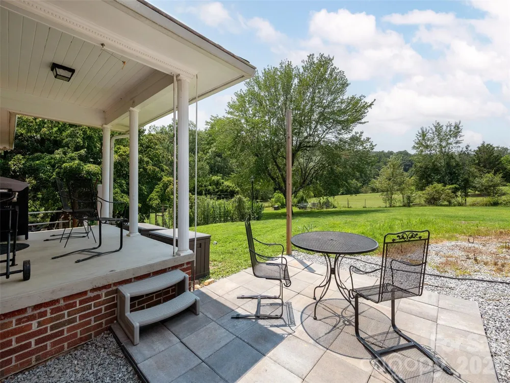 525 Carson Drive Hendersonville, NC 28791