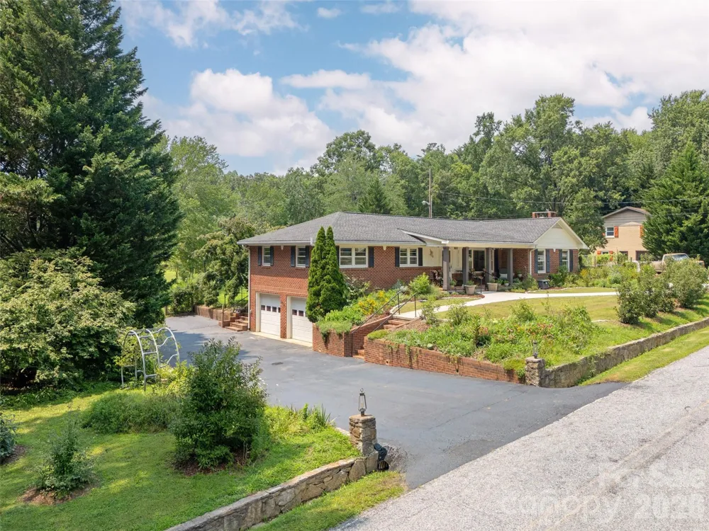 525 Carson Drive Hendersonville, NC 28791