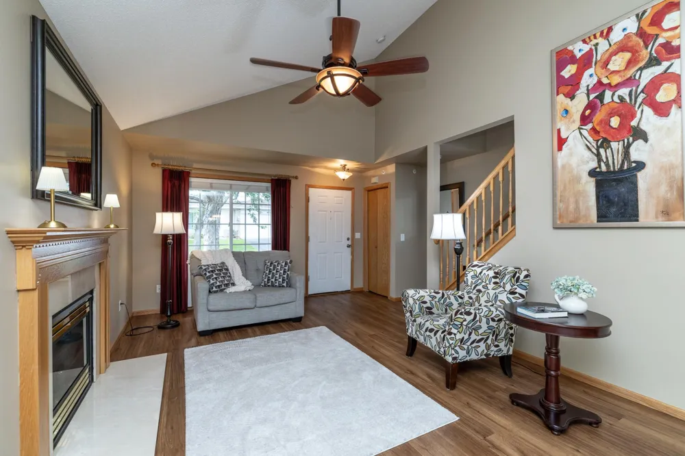6822 Benton Circle #37 Inver Grove Heights, MN 55076