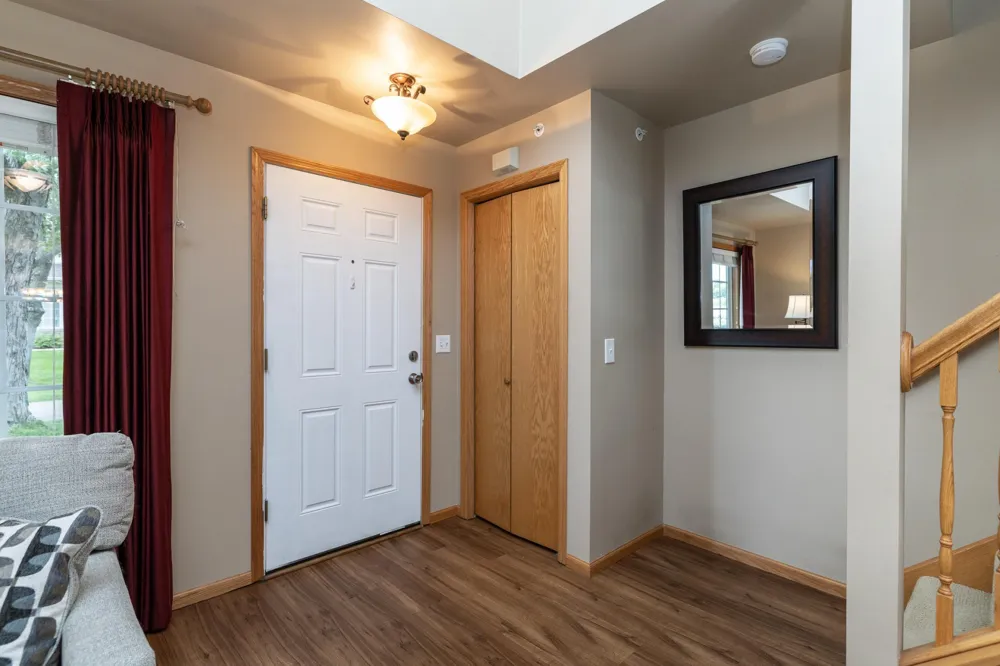 6822 Benton Circle #37 Inver Grove Heights, MN 55076