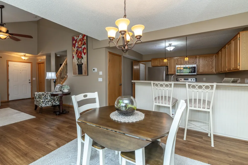6822 Benton Circle #37 Inver Grove Heights, MN 55076