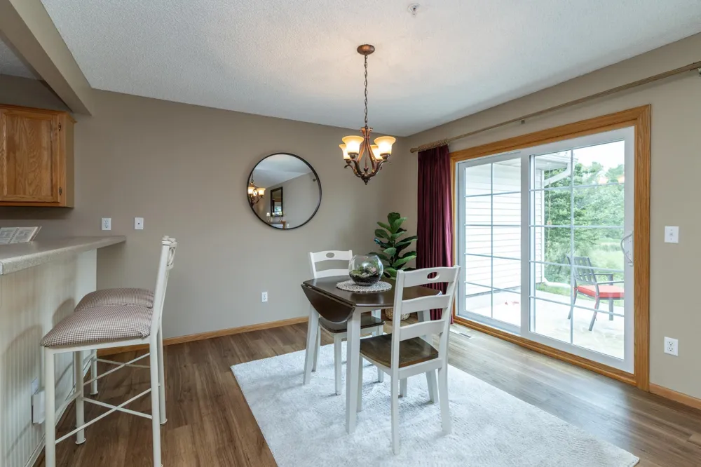 6822 Benton Circle #37 Inver Grove Heights, MN 55076