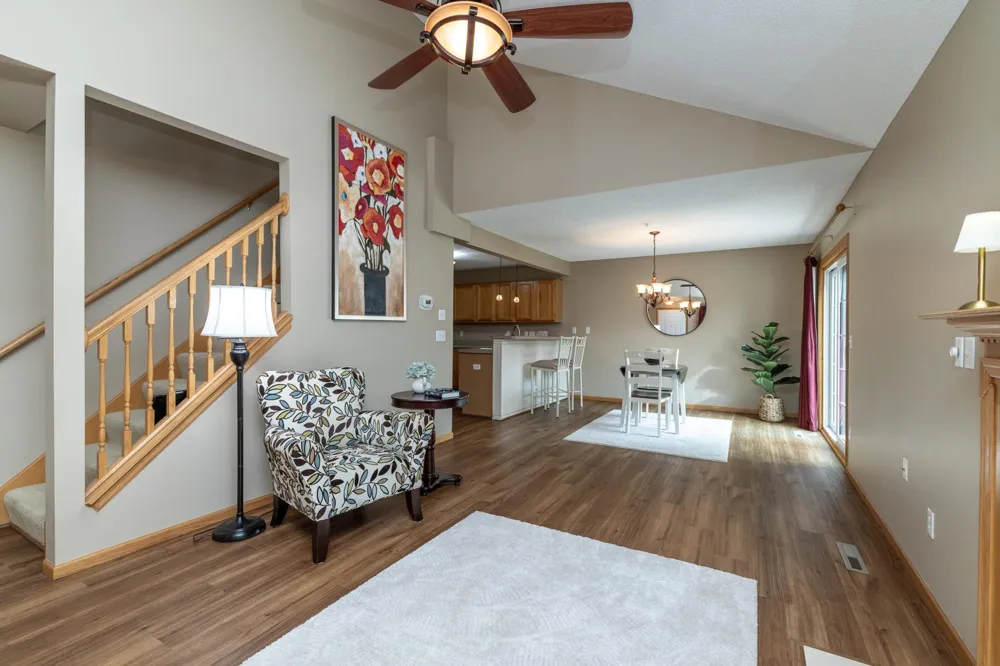 6822 Benton Circle #37 Inver Grove Heights, MN 55076