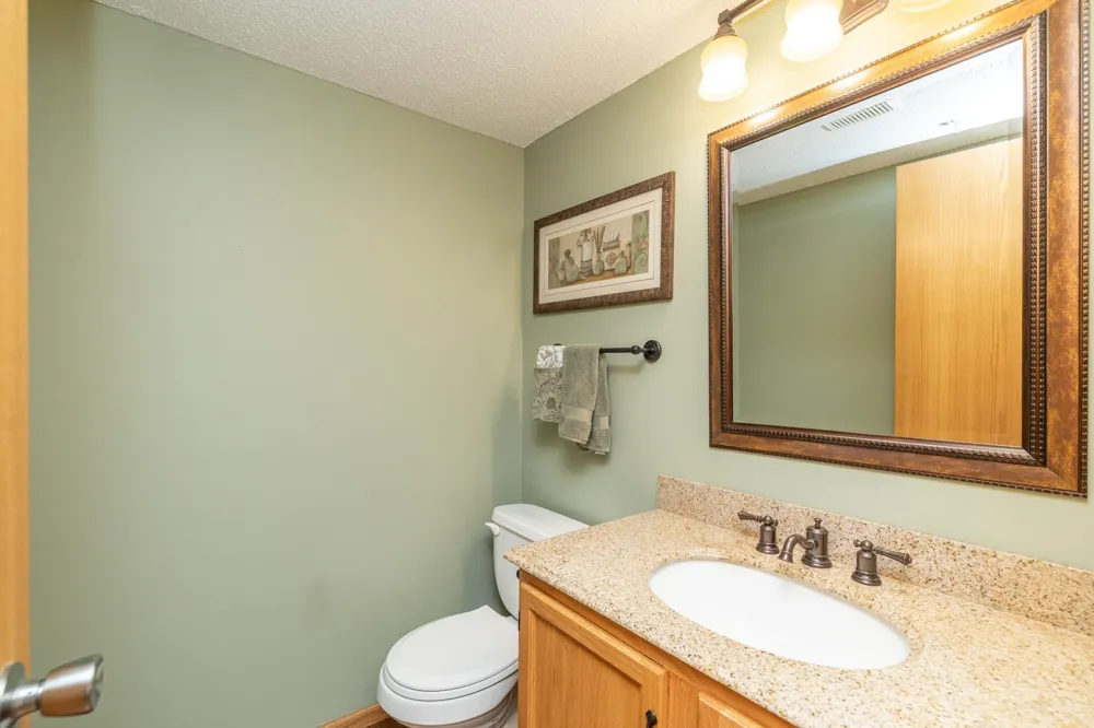 6822 Benton Circle #37 Inver Grove Heights, MN 55076
