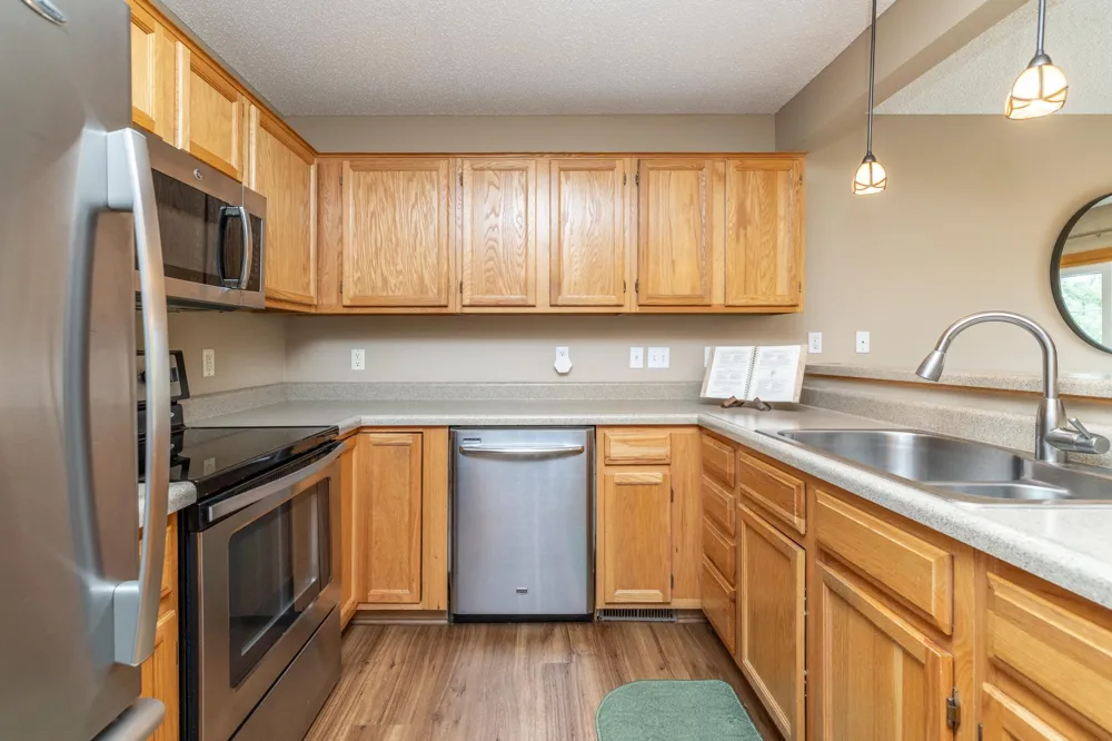 6822 Benton Circle #37 Inver Grove Heights, MN 55076