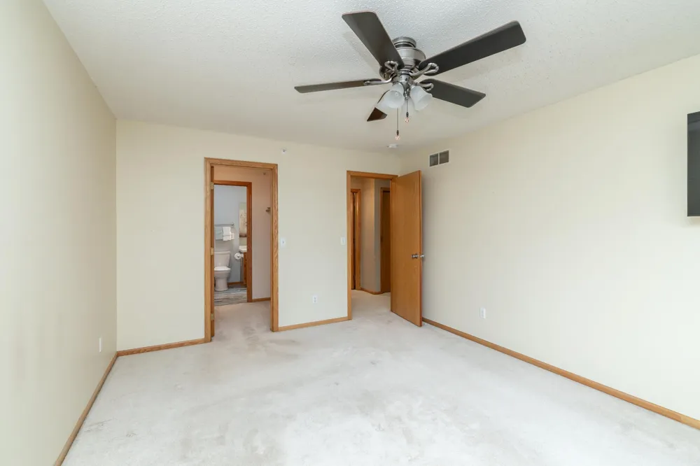 6822 Benton Circle #37 Inver Grove Heights, MN 55076