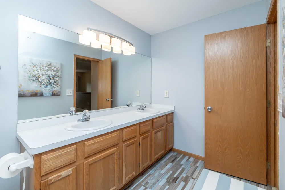 6822 Benton Circle #37 Inver Grove Heights, MN 55076