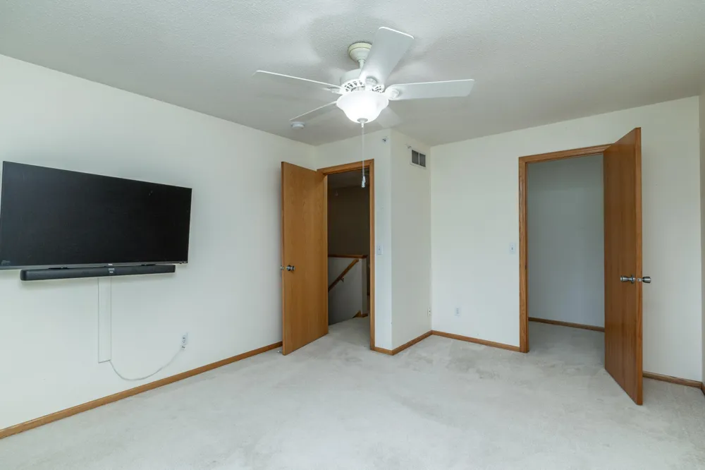 6822 Benton Circle #37 Inver Grove Heights, MN 55076