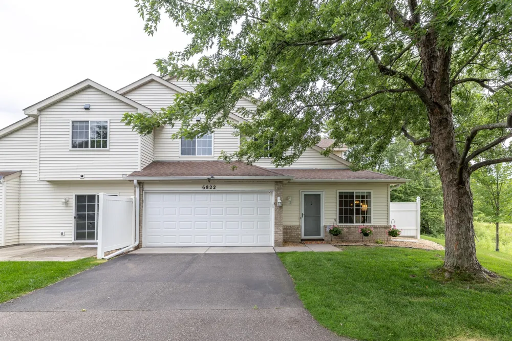 6822 Benton Circle #37 Inver Grove Heights, MN 55076