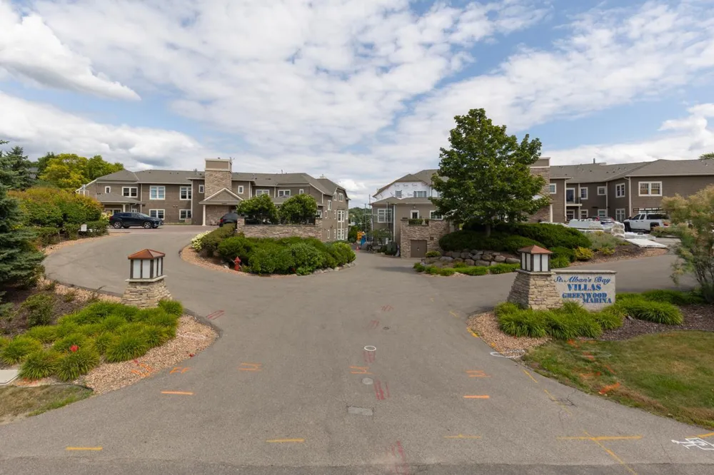 21957 Minnetonka Boulevard #17 Excelsior, MN 55331