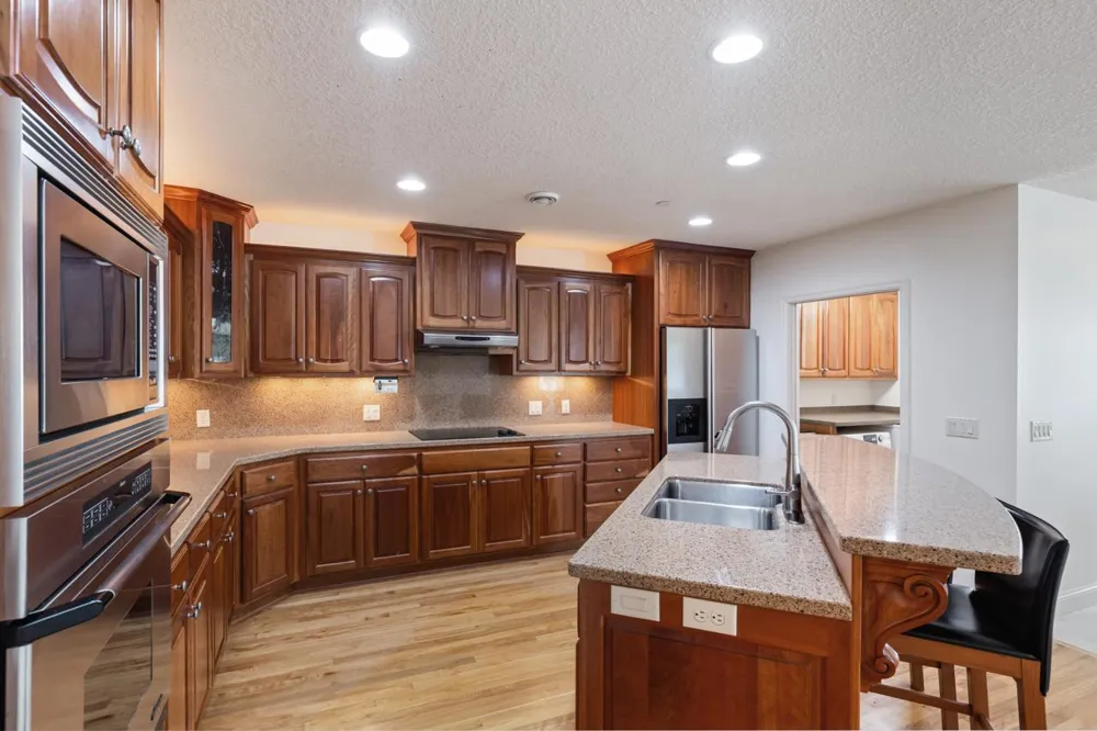 21957 Minnetonka Boulevard #17 Excelsior, MN 55331