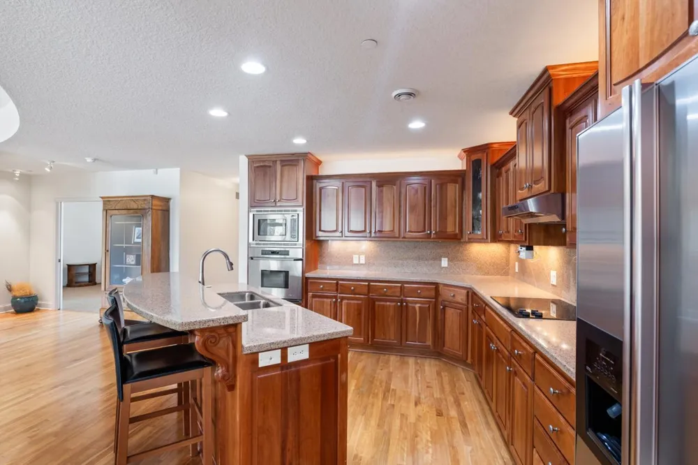 21957 Minnetonka Boulevard #17 Excelsior, MN 55331