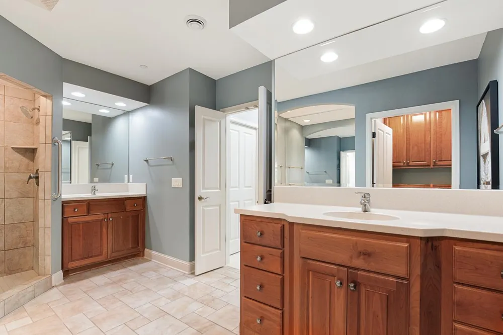 21957 Minnetonka Boulevard #17 Excelsior, MN 55331