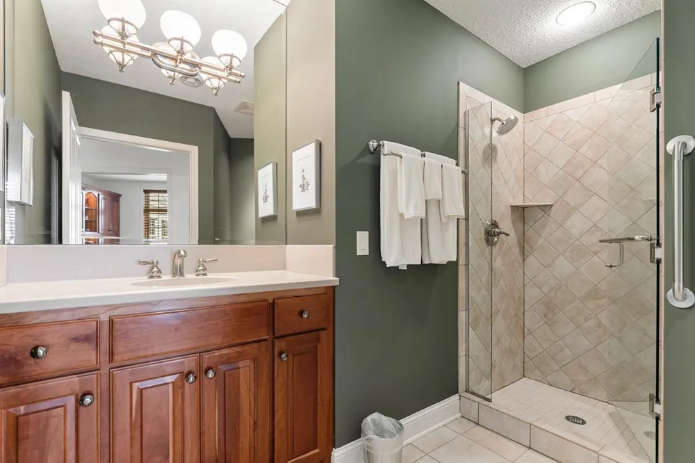 21957 Minnetonka Boulevard #17 Excelsior, MN 55331