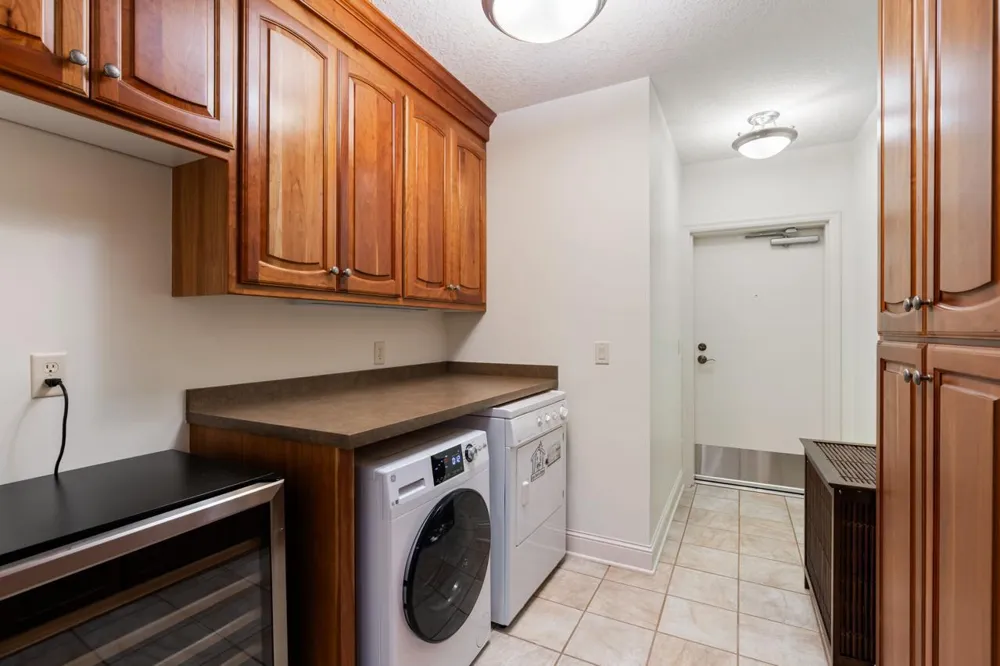 21957 Minnetonka Boulevard #17 Excelsior, MN 55331