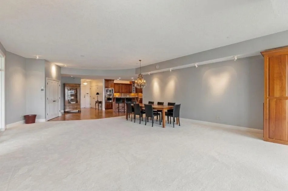 21957 Minnetonka Boulevard #17 Excelsior, MN 55331