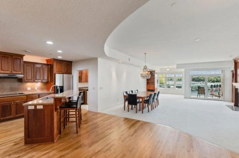 21957 Minnetonka Boulevard #17 Excelsior, MN 55331