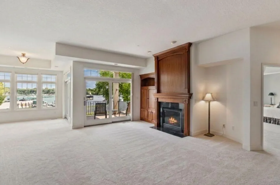 21957 Minnetonka Boulevard #17 Excelsior, MN 55331