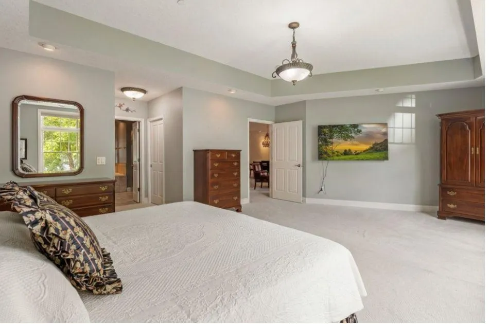 21957 Minnetonka Boulevard #17 Excelsior, MN 55331