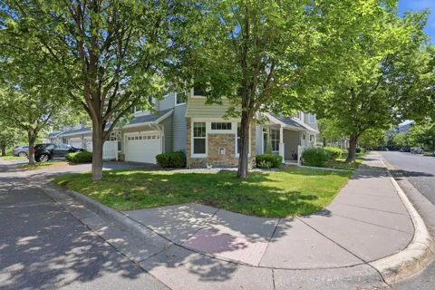 1601 Woodlynn Avenue #4