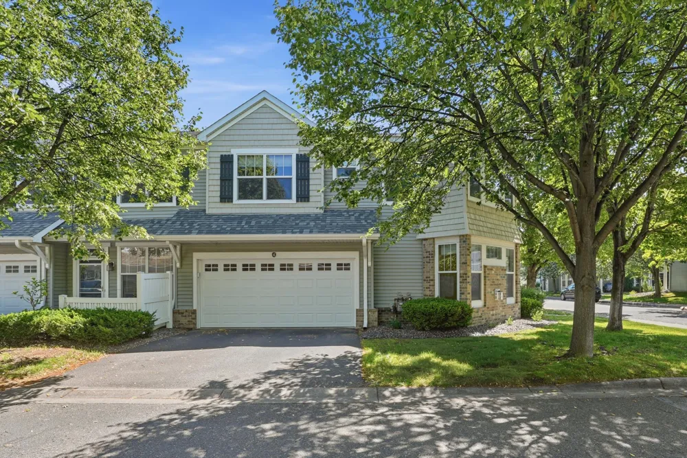 1601 Woodlynn Avenue #4 Maplewood, MN 55109