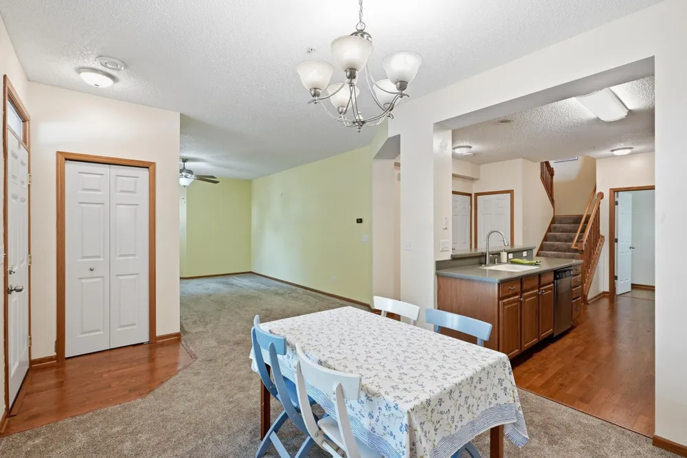 1601 Woodlynn Avenue #4 Maplewood, MN 55109