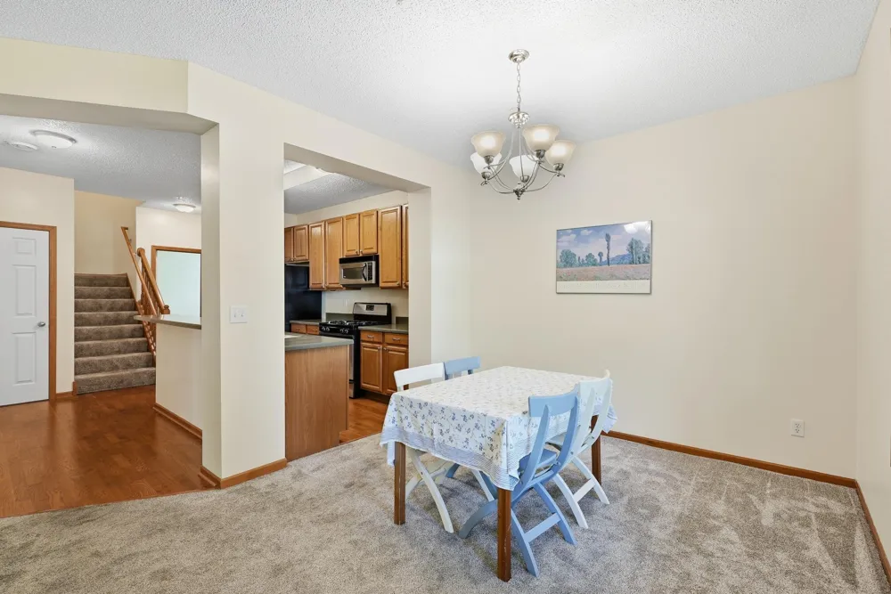 1601 Woodlynn Avenue #4 Maplewood, MN 55109