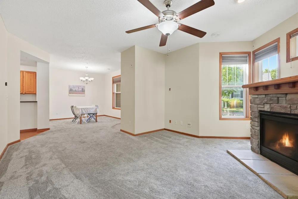 1601 Woodlynn Avenue #4 Maplewood, MN 55109