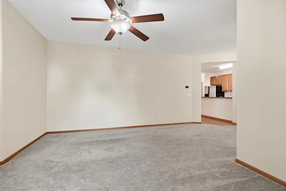 1601 Woodlynn Avenue #4 Maplewood, MN 55109