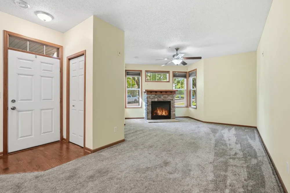 1601 Woodlynn Avenue #4 Maplewood, MN 55109