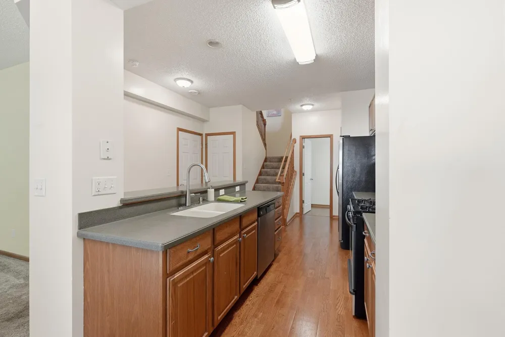 1601 Woodlynn Avenue #4 Maplewood, MN 55109