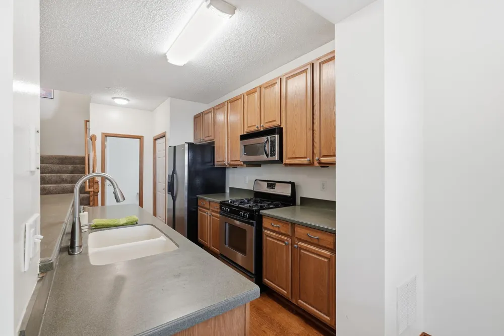 1601 Woodlynn Avenue #4 Maplewood, MN 55109