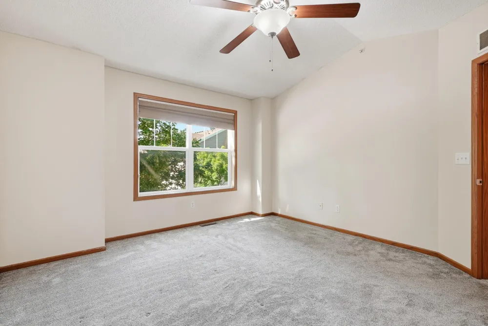 1601 Woodlynn Avenue #4 Maplewood, MN 55109