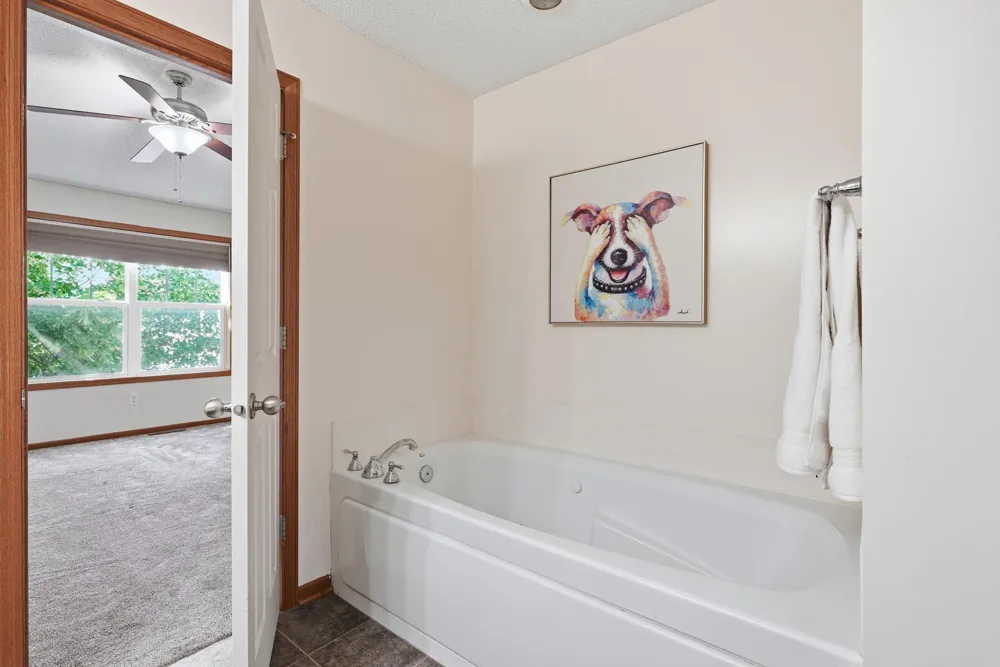 1601 Woodlynn Avenue #4 Maplewood, MN 55109