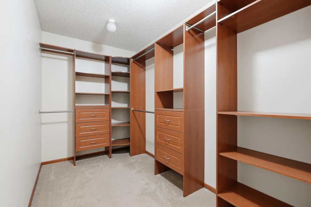 1601 Woodlynn Avenue #4 Maplewood, MN 55109