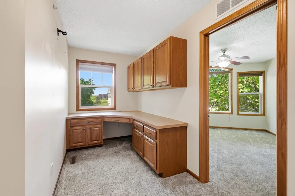 1601 Woodlynn Avenue #4 Maplewood, MN 55109