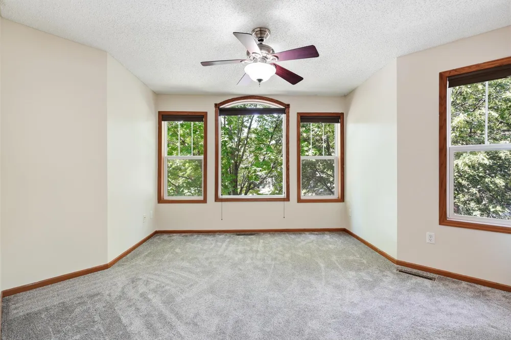 1601 Woodlynn Avenue #4 Maplewood, MN 55109