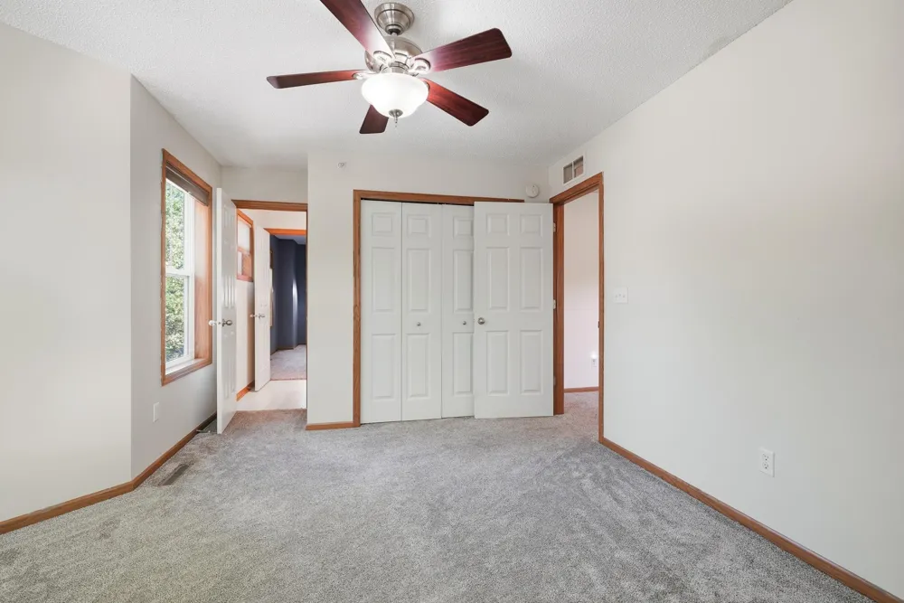 1601 Woodlynn Avenue #4 Maplewood, MN 55109