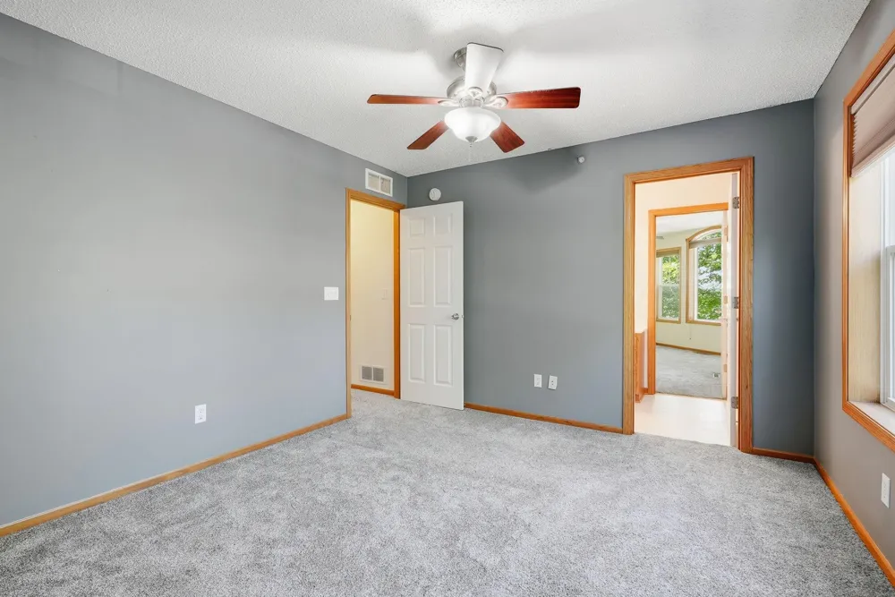 1601 Woodlynn Avenue #4 Maplewood, MN 55109