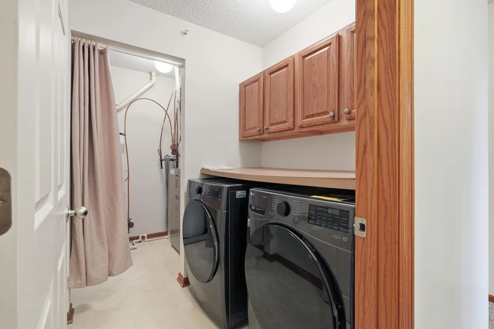 1601 Woodlynn Avenue #4 Maplewood, MN 55109