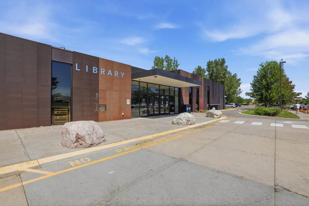 1601 Woodlynn Avenue #4 Maplewood, MN 55109